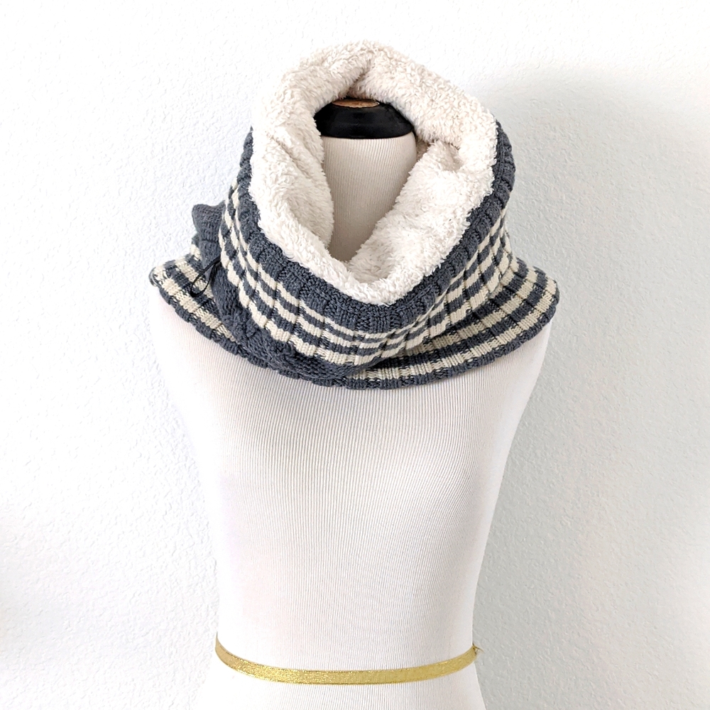 Lululemon Sherpa Scarf (RARE)